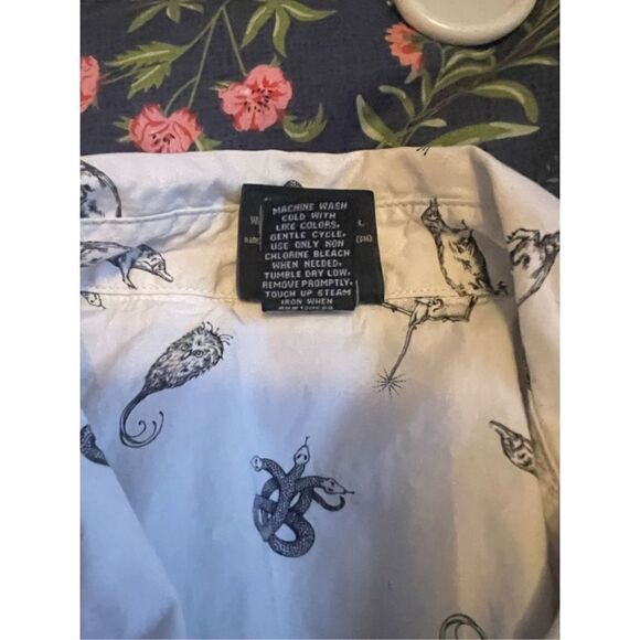 Fantastic Beasts by Hot Topic Mens White Casual Button Front Shirt Size Large - Picture 15 of 16